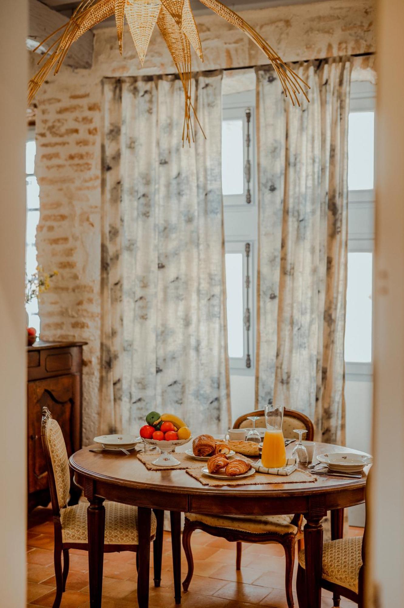 La Chambre Bleue Lauzerte Extérieur photo